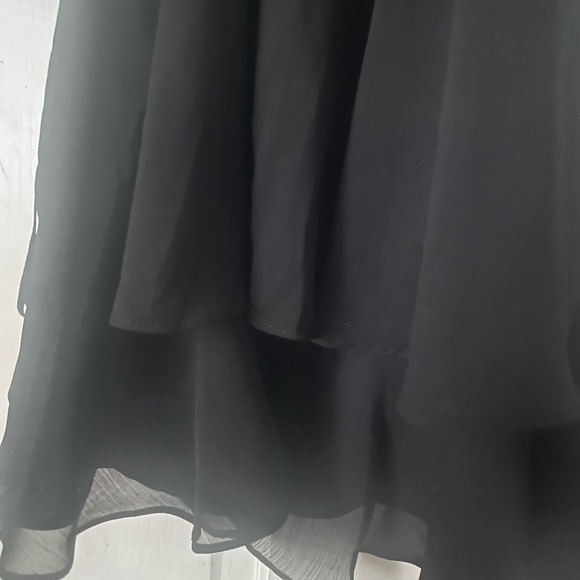 Flowy tank halter top - Picture 3 of 3